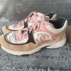 Women’s Chanel CC Logo Pink Sneakers sz 40 or US size 9.5